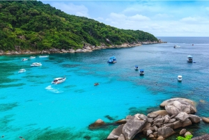 Phuket: Excursión de un día a las Islas Similan en lancha rápida con almuerzo