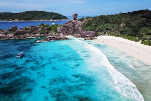 Phuket: Excursión de un día a las Islas Similan en lancha rápida con almuerzo