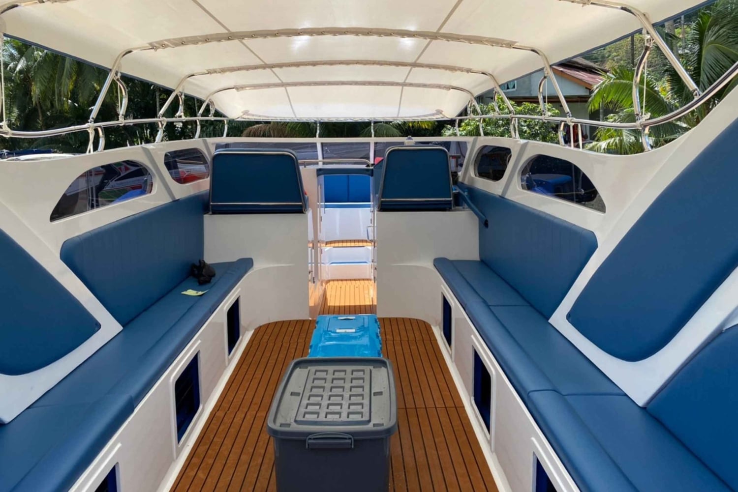 プーケット：ランタ島へのスピード ボート送迎