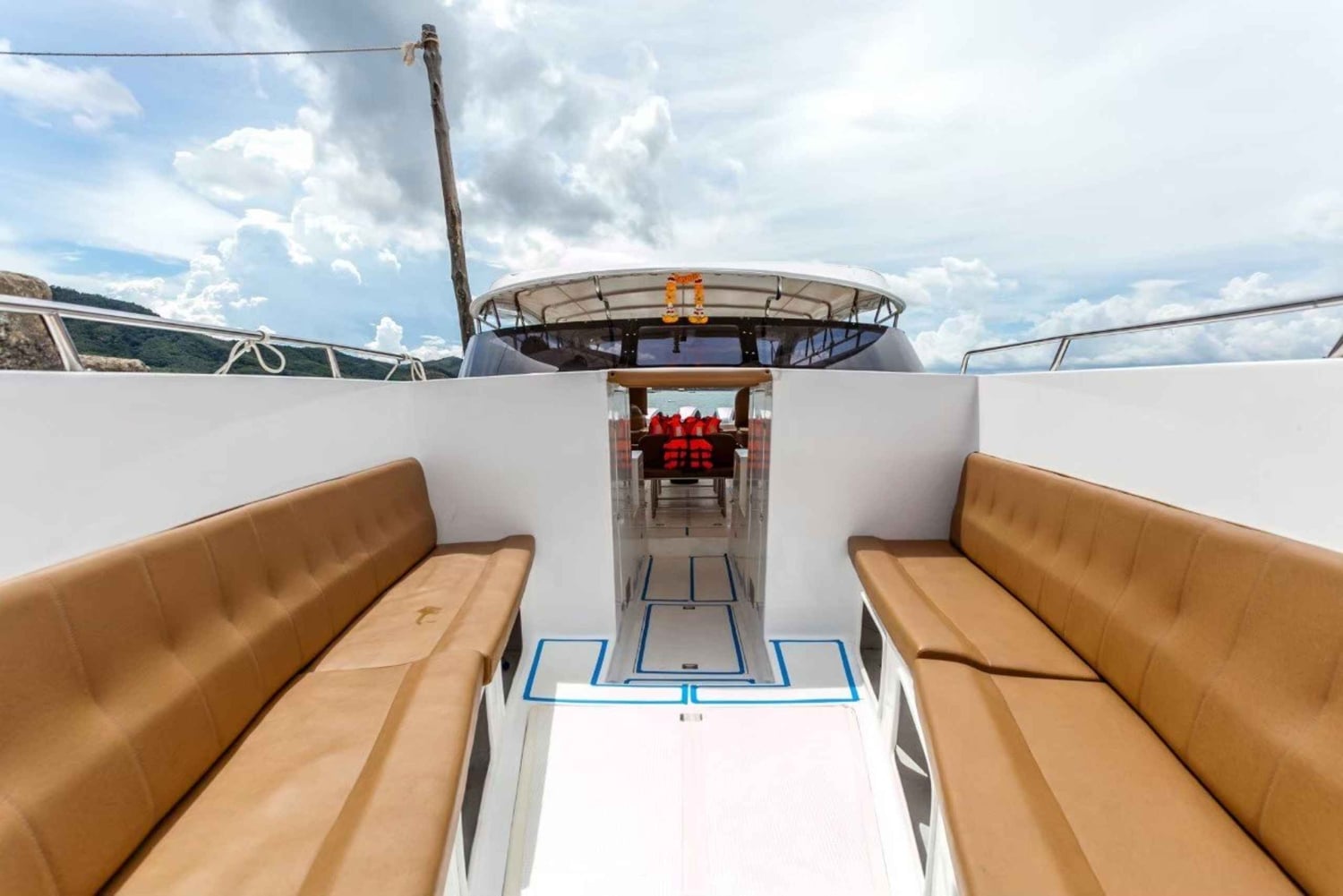 푸켓 코야오를 경유하여 아오낭 또는 레일레이로 가는 스피드 보트 이동