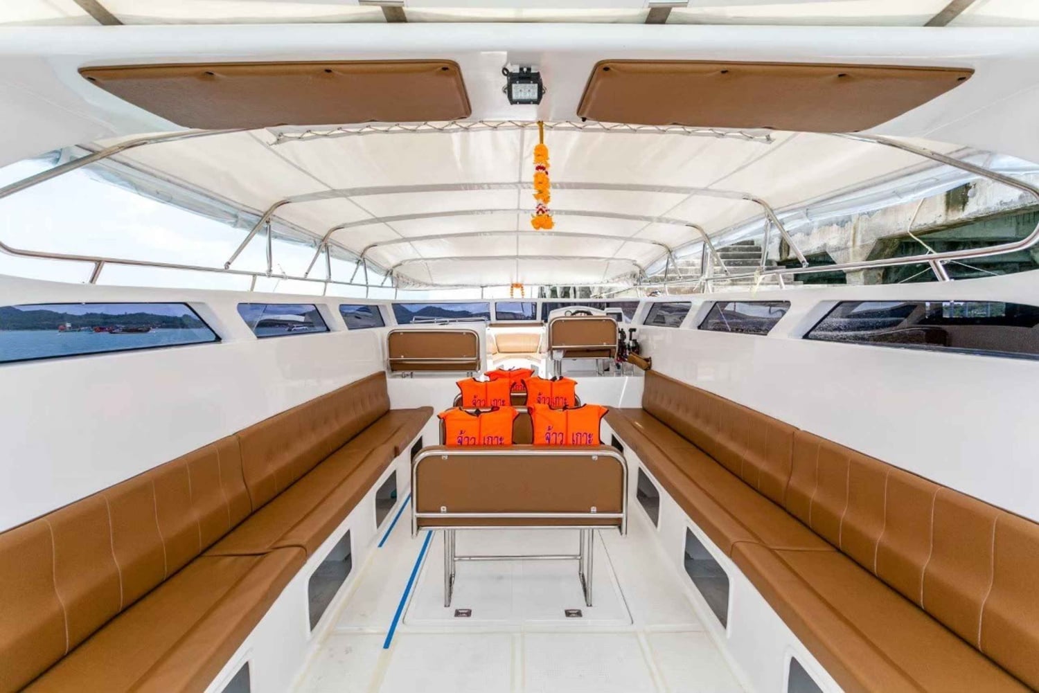 푸켓 코야오를 경유하여 아오낭 또는 레일레이로 가는 스피드 보트 이동