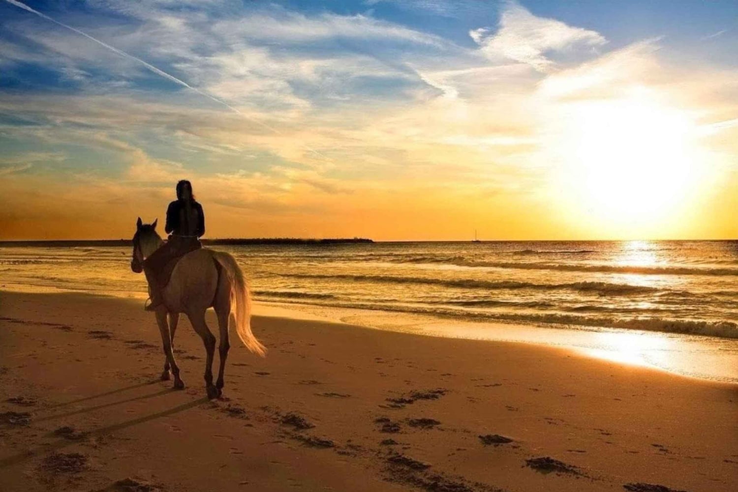 Phuket: Passeio a cavalo pela praia ao pôr do sol