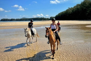 Phuket: Passeio a cavalo pela praia ao pôr do sol