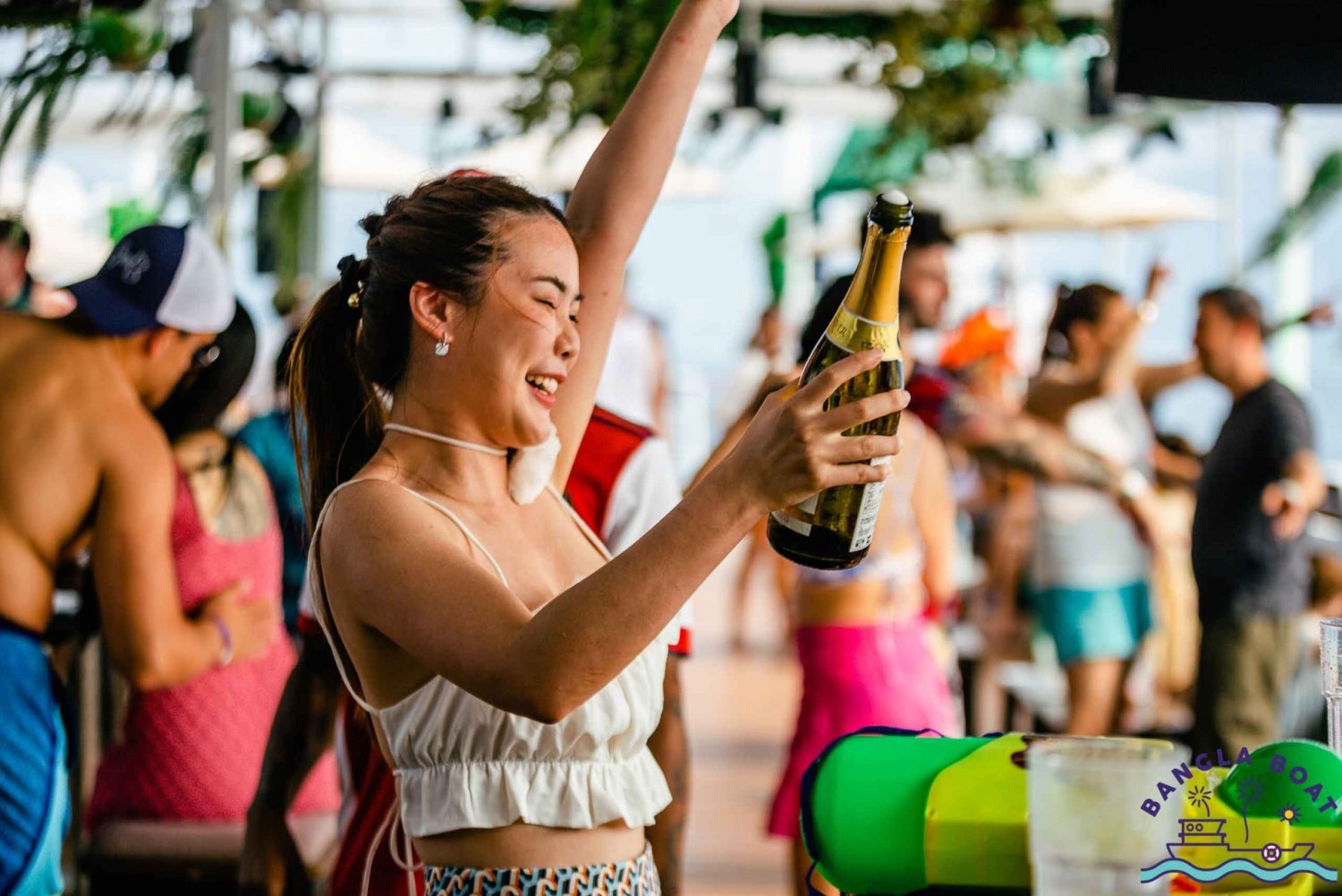 Phuket: Sunset Cruise Party with Welcome Drink and DJ