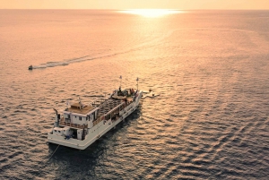 Phuket: Sunset Cruise Party with Welcome Drink and DJ