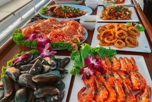 Phuket: Abendessen bei Sonnenuntergang in der Phang Nga Bucht mit dem Big Boat