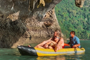 Phuket: Kolacja o zachodzie słońca w zatoce Phang Nga na dużej łodzi