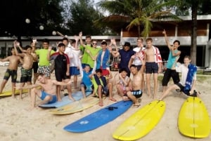 Campi di surf per adolescenti a Phuket
