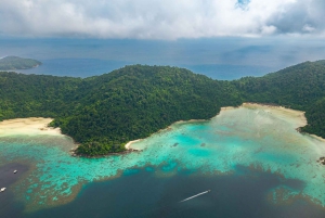 Phuket: Surin-øyene og Moken-landsbyen med premium katamaran