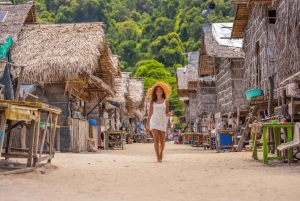 Phuket: Surinöarna och Moken Village med premium katamaran