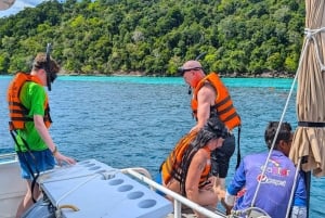 Phuket: Surin-saaret ja Moken-kylän premium-snorklausretki