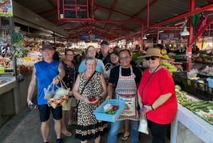 Phuket: Thailändsk matlagningskurs med lokal marknads- och trädgårdstur