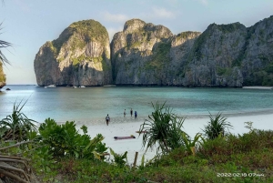 Ganztägiger Luxus-Schnellboot-Charter von Phuket nach Phi Phi