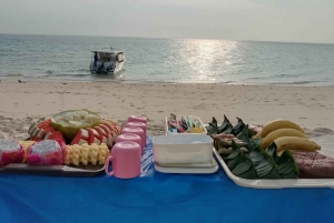 Ganztägiger Luxus-Schnellboot-Charter von Phuket nach Phi Phi