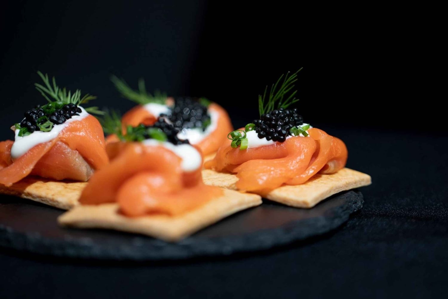 푸켓: 스리 판와 F&B 패키지 내 투 바 루프톱