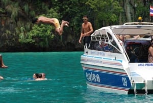 Phuket: Barco particular VIP para a Ilha Phi Phi: Passeio de mergulho com snorkel