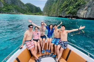 Phuket: VIP privat båt till Phi Phi Island: Snorklingstur