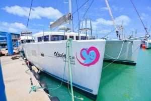 Phuket: Privé Catamaran Cruise naar Maiton en Koraal Eilanden