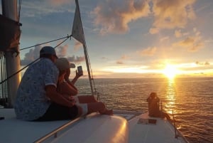 Phuket: Crucero privado en catamarán a Maiton y las Islas del Coral