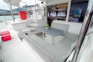 Phuket: crociera privata in catamarano a Maiton e alle Coral Island