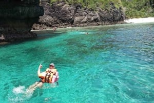 Private Catamaran Yacht to Maiton & Coral Islands