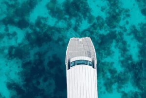 Passeio de catamarã pelas Ilhas Similan + transporte de ida ou volta para o aeroporto