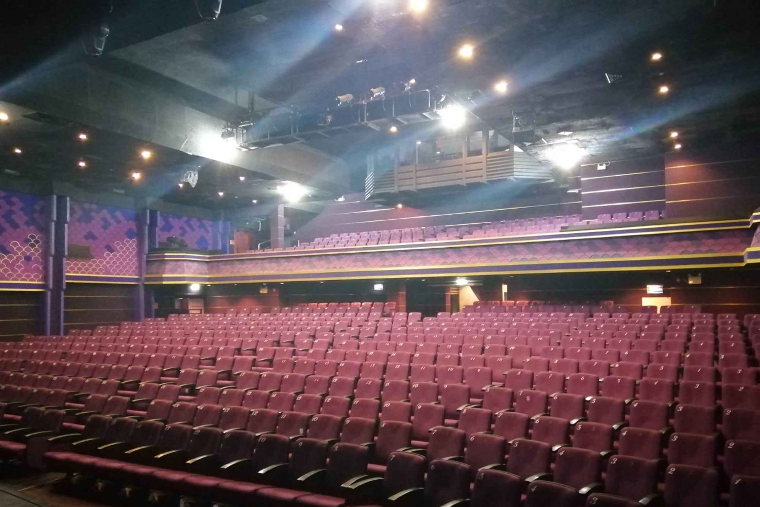 Simon Cabaret Phuket Show Inklusive biljetter och transfer