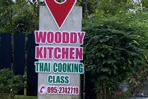 タイ料理教室、市場ツアー、ガーデンツアー付き