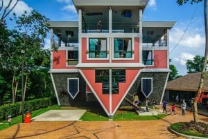 La casa a testa in giù: Un'attrazione imperdibile di Phuket