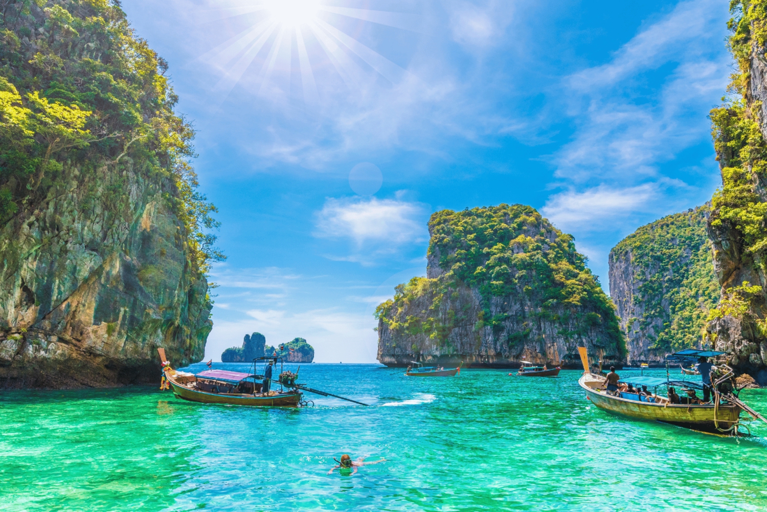 Phuket: Tidlig Phi Phi-øyene med snorkling og lunsjbuffé