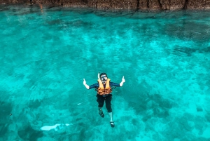 Phuket: Early Phi Phi Islands with Snorkeling & Buffet Lunch