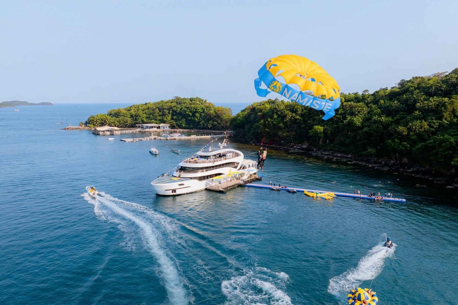 Visite d'une demi-journée de sports nautiques en bateau