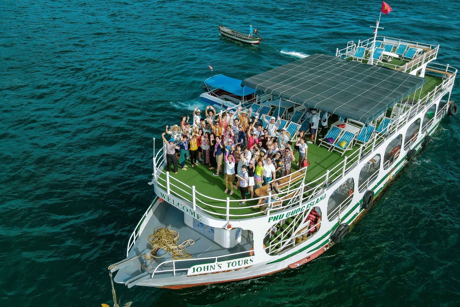 From Phu Quoc: 2 Islands Premium Group Tour