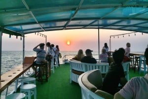 Op2. Phu Quocin auringonlasku ja yökalmarin kalastus illallisella