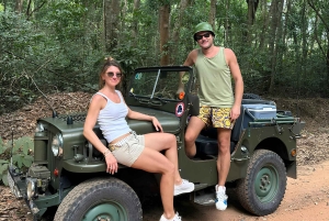 Phu Quoc flygplats hämtning med arméjeep med fotostopp