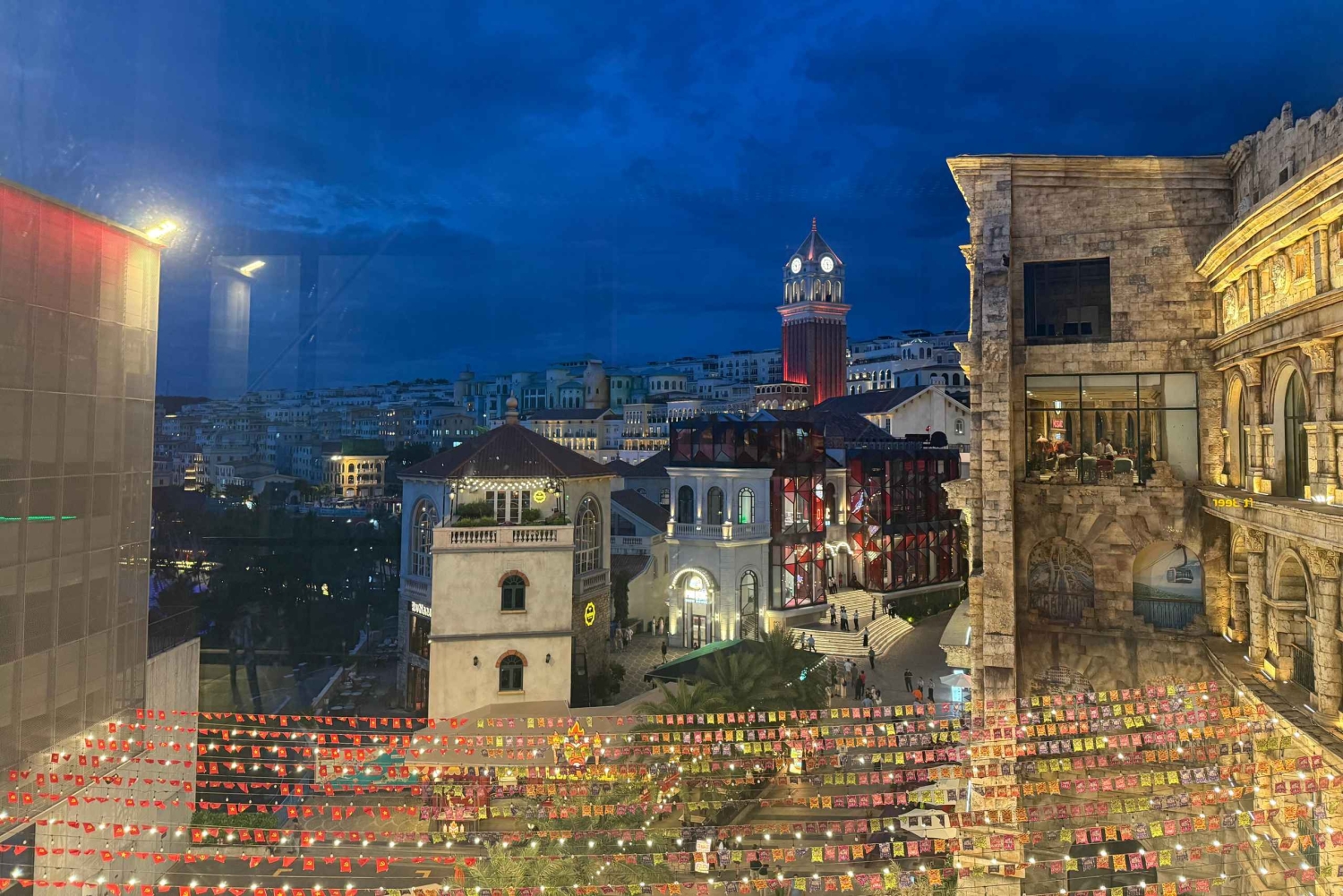 Phu Quoc Hon Thom-linbanan, Symphony och Kiss Of The Sea Show