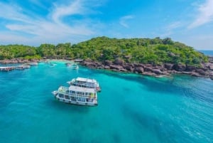 Phu Quoc : Island Hopping and Cable Car Ride with Lunch