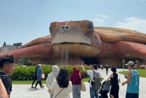 ニャチャン・ヴィンパール・ヴィンワンダー・セルフガイドツアー（送迎付き）