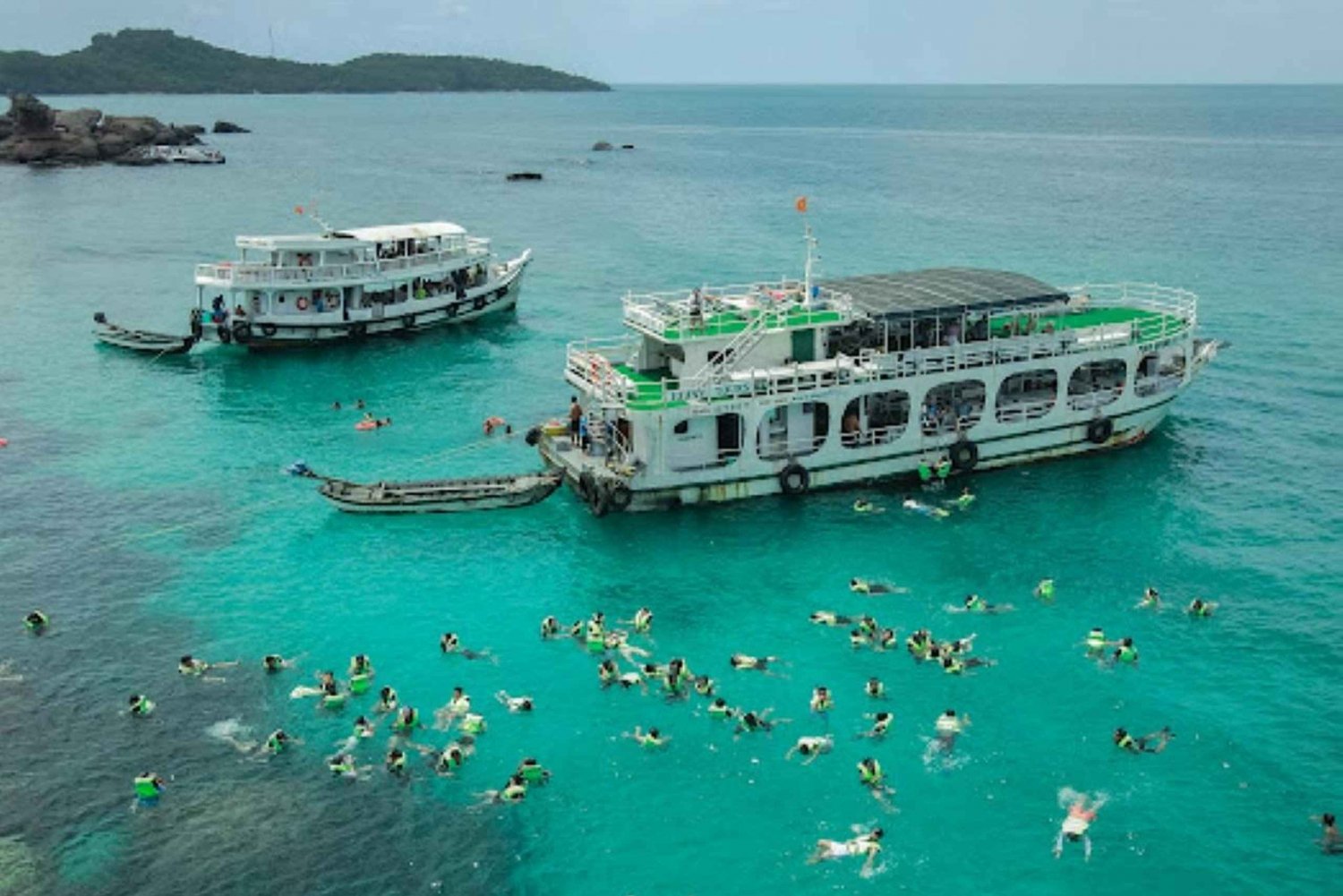 Tur til øen Phu Quoc: Snorkling, Aquatopia og svævebane