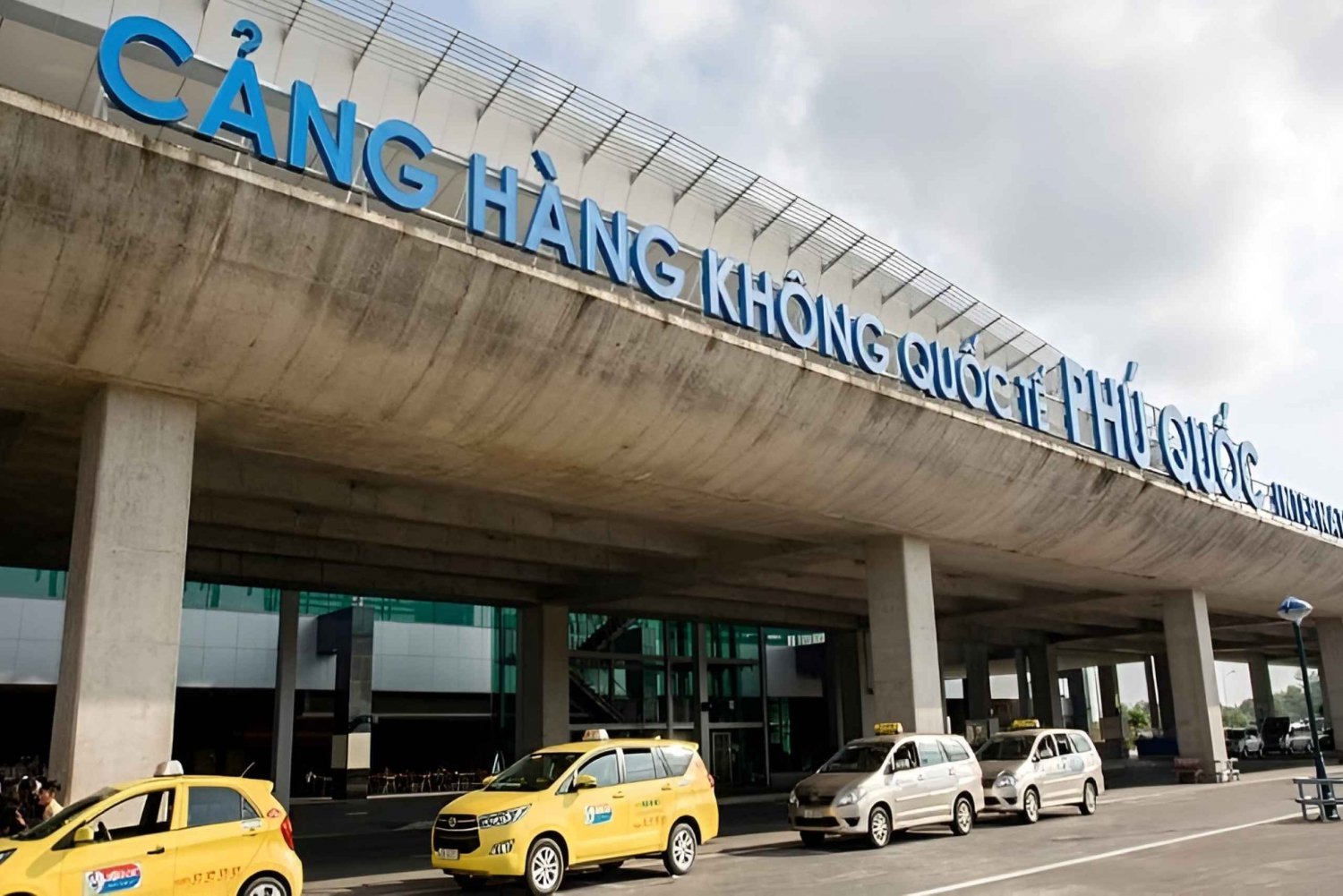 Phu Quoc: (PQC) International Airport Fast Track Service