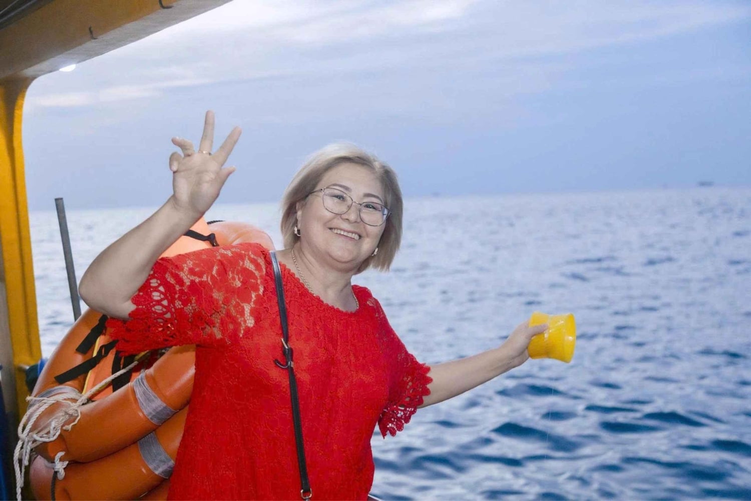 Phu Quoc: Privat BBQ och fyrverkeritur i solnedgången med träbåt