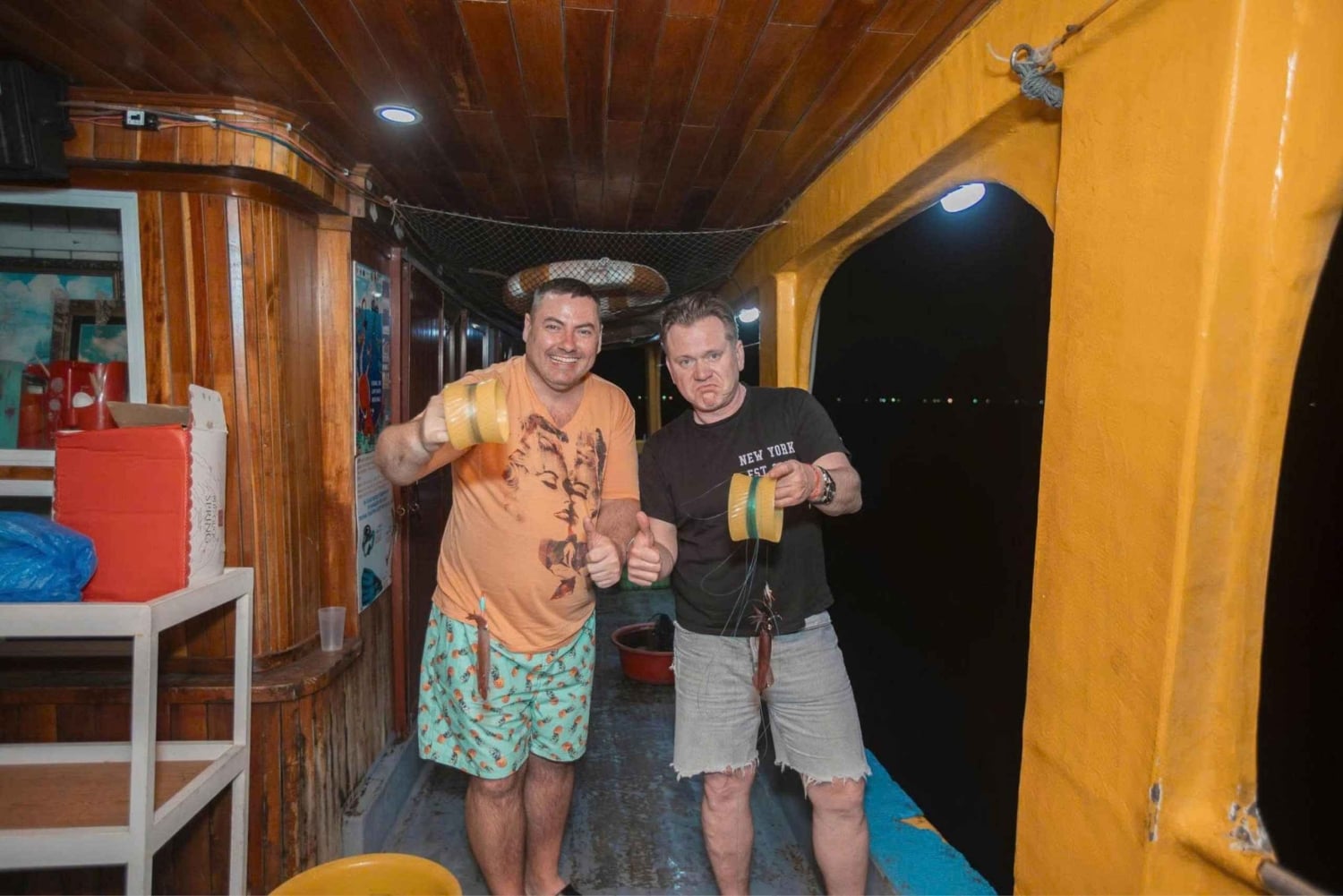 Phu Quoc: Privat BBQ och fyrverkeritur i solnedgången med träbåt