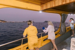 Phu Quoc: Privat BBQ och fyrverkeritur i solnedgången med träbåt