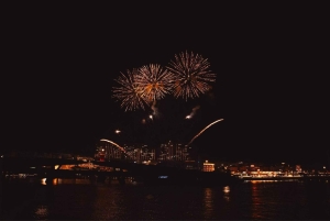 Phu Quoc: Privat BBQ och fyrverkeritur i solnedgången med träbåt