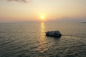 Phu Quoc: Squid Fishing Tour with sunset views & dinner