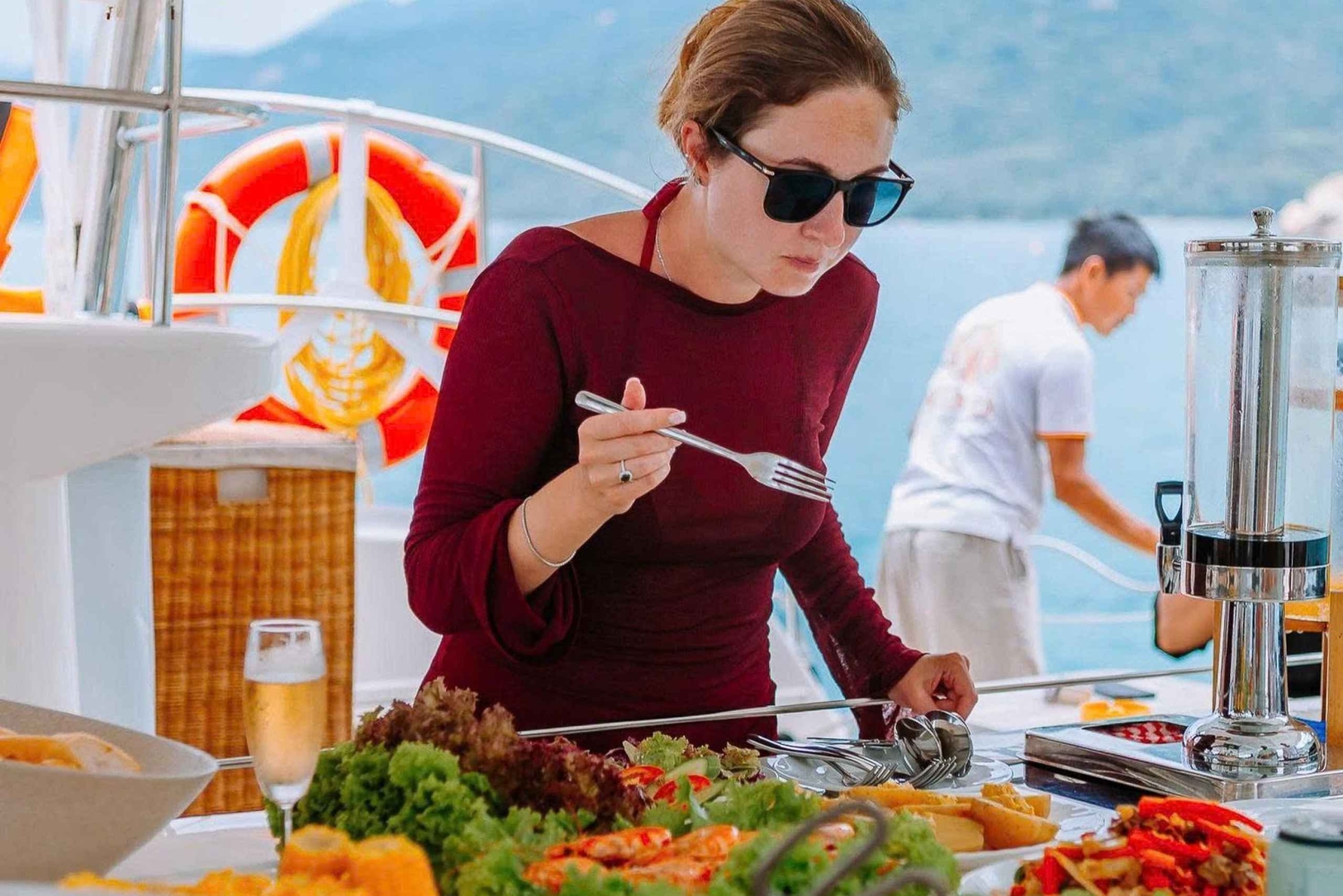 Phu Quoc: Solnedgångskryssning med BBQ-middag och snorkling