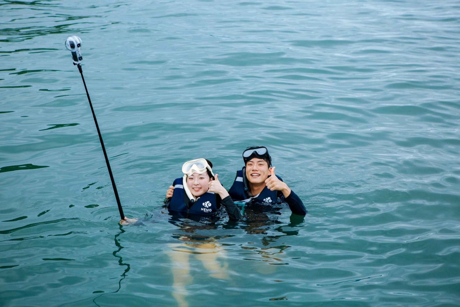 Phu Quoc: Solnedgångskryssning med BBQ-middag och snorkling