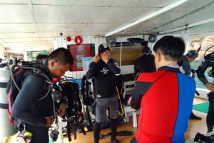 Phu Quoc: Tour scuba diving - Dive deep - Explore deeper