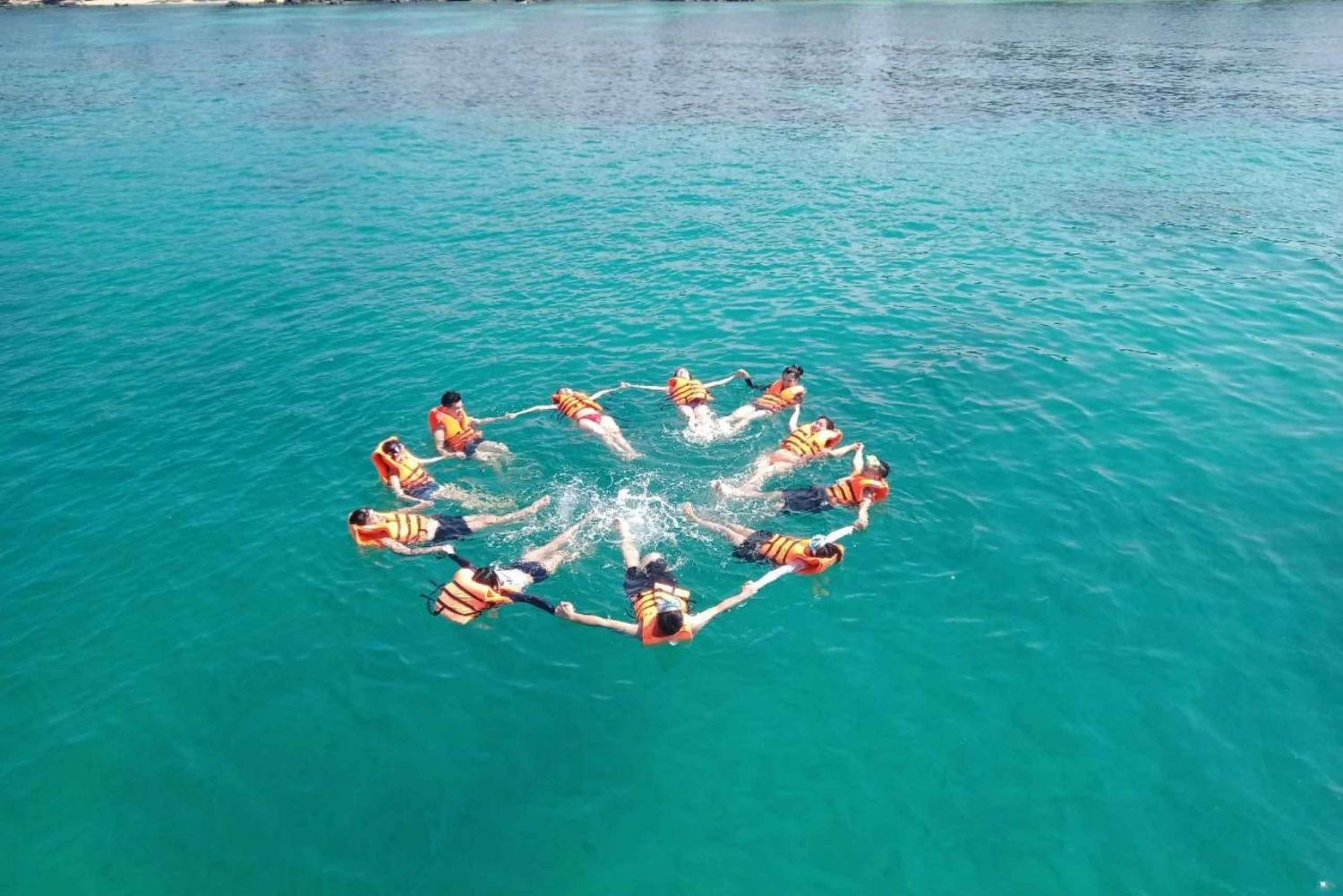 レッド リバー ツアー - フーコックの 2 つの小島を巡るシュノーケリング 1 日ツアー