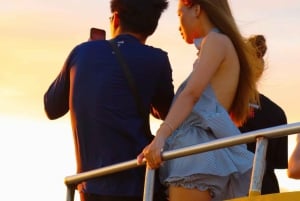 RedRiverTours - Disfrutar de la pesca de calamares al atardecer y por la noche